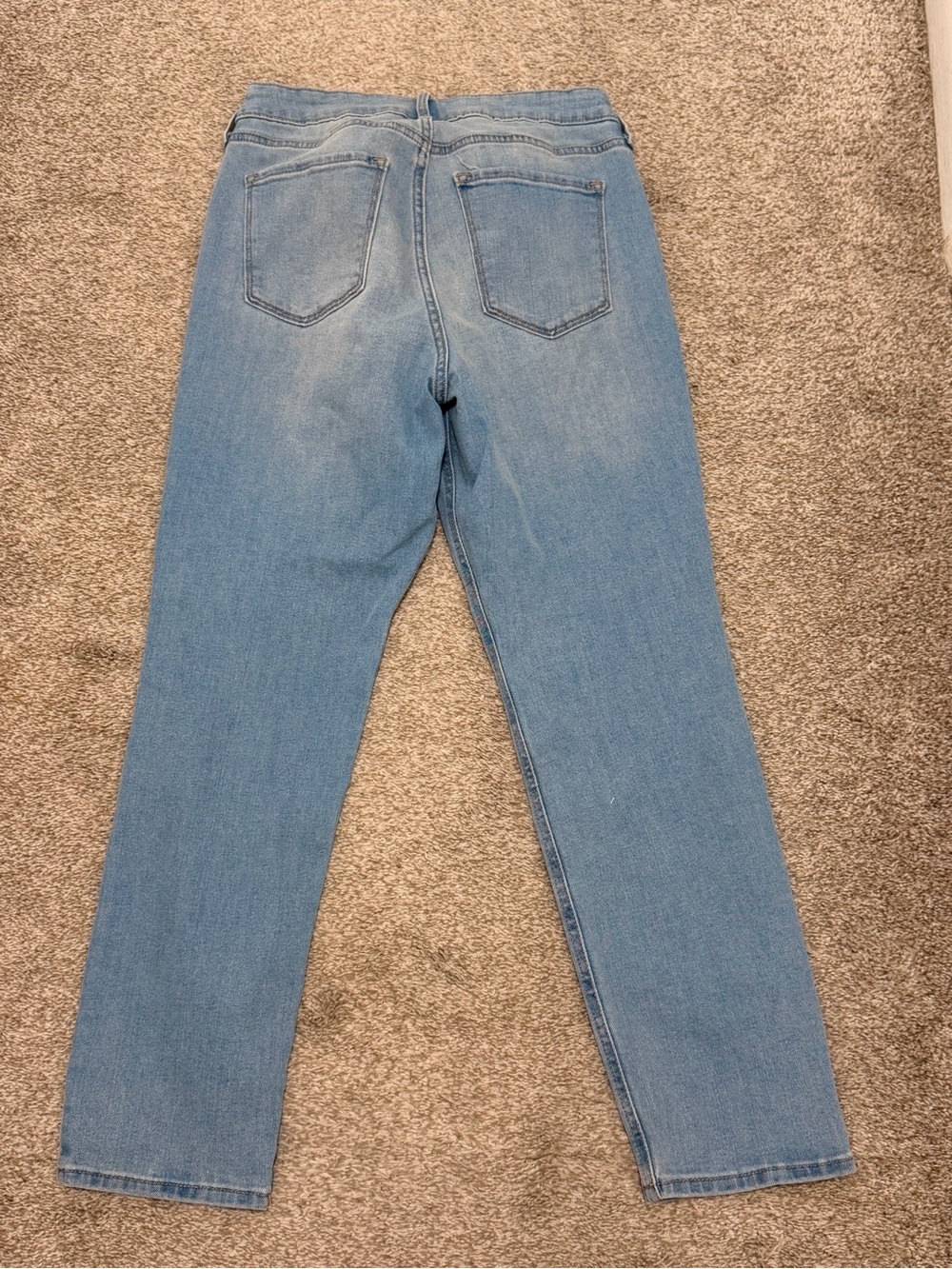 Old Navy Women's Light Blue Straight-Leg Jeans